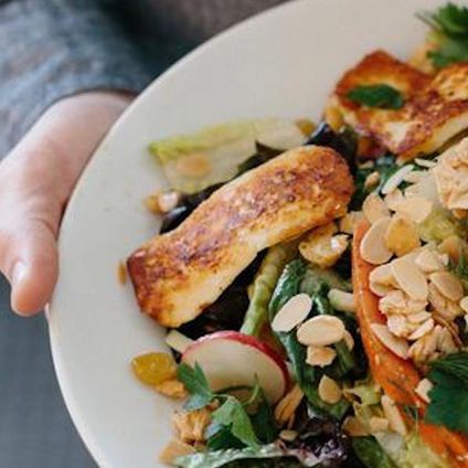 Crunchy Halloumi Salad