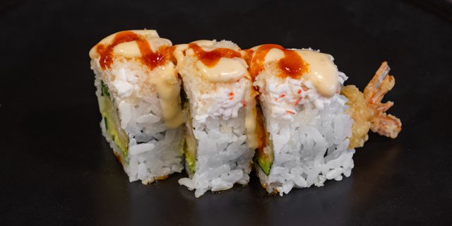 Shrimp Tempura Deluxe Roll