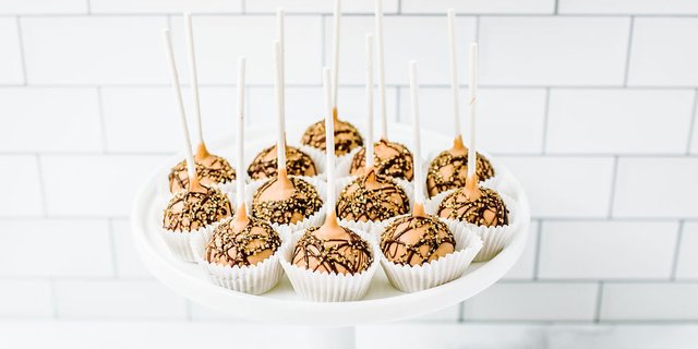 Chocolate Salted Caramel Cake Pops