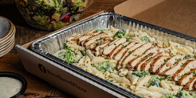 Chicken & Broccoli Alfredo - Feeds 10