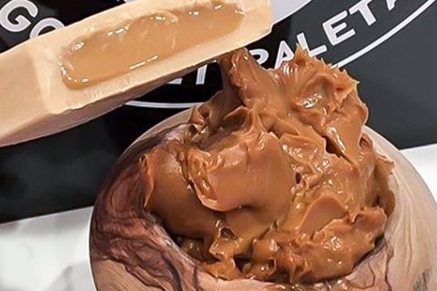 Dulce de Leche Paleta w/ Dulce de Leche