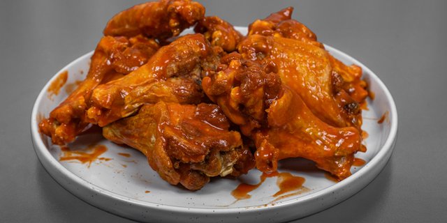 100-Piece Traditional Wings