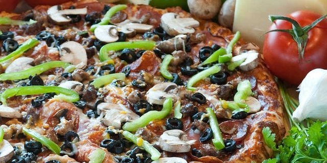 Straw Hat's "The Works" Pizza