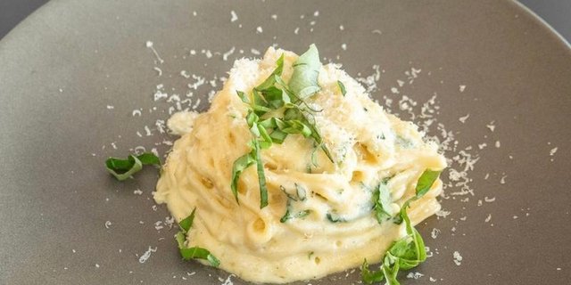 Fettuccine Alfredo