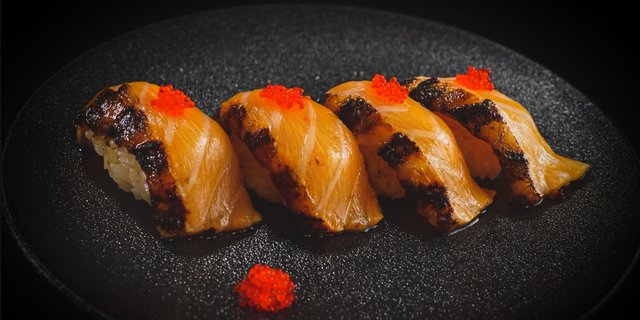 Salmon Toro Sushi