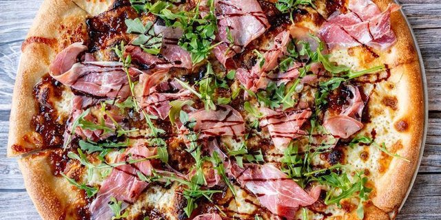 Fig & Prosciutto Pizza