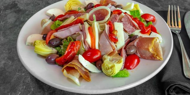 Mediterranean Antipasto Salad