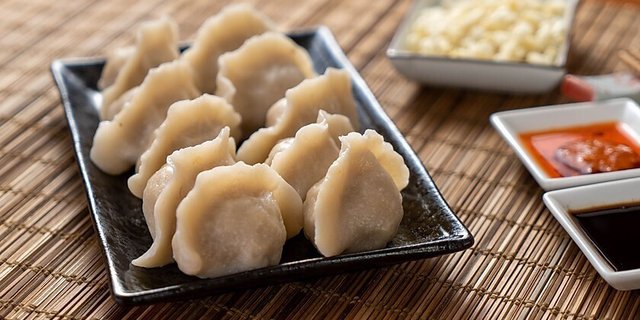 Pork Shrimp Dumpling w/ Green Chives