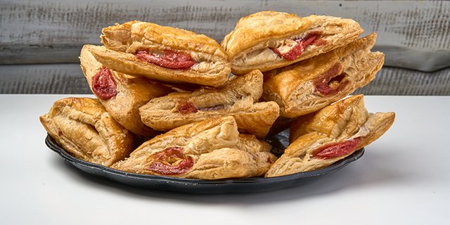 Catering Guava & Cheese Pastry