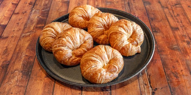 Fresh Croissant Tray