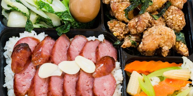 Popcorn Chicken & Sausage Bento
