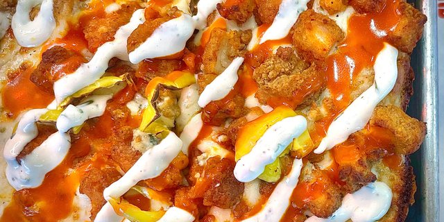 Individual Buffalo Chicken Deluxe Pizza