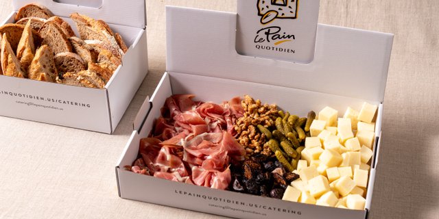Cheese & Charcuterie Board