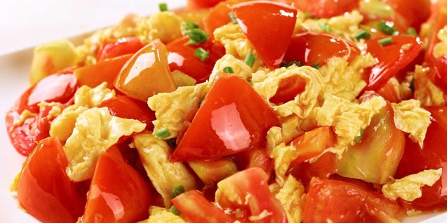 Scrambled Eggs w/ Tomato