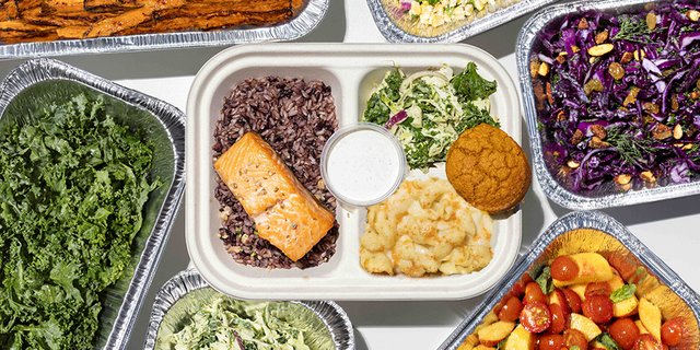 Build-Your-Own Plate Market Spread