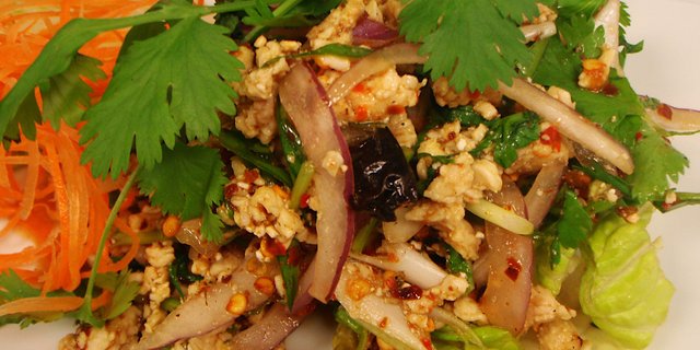 Larb Gai Platter