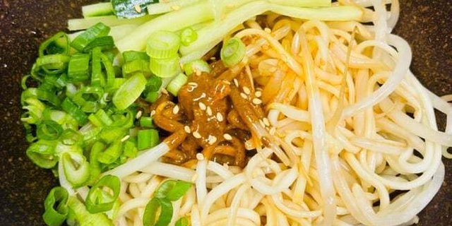 Spicy Cold Noodle Tray
