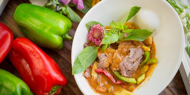 Kang Phed Nuer Curry