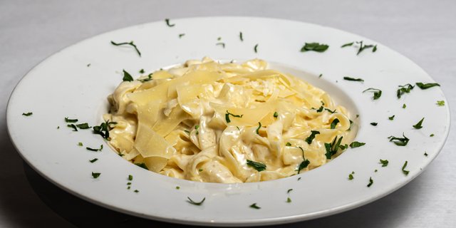 Fettuccine Alfredo
