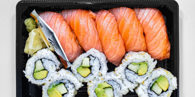 Torched Salmon Combo