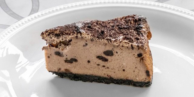 Oreo Cheesecake Slices
