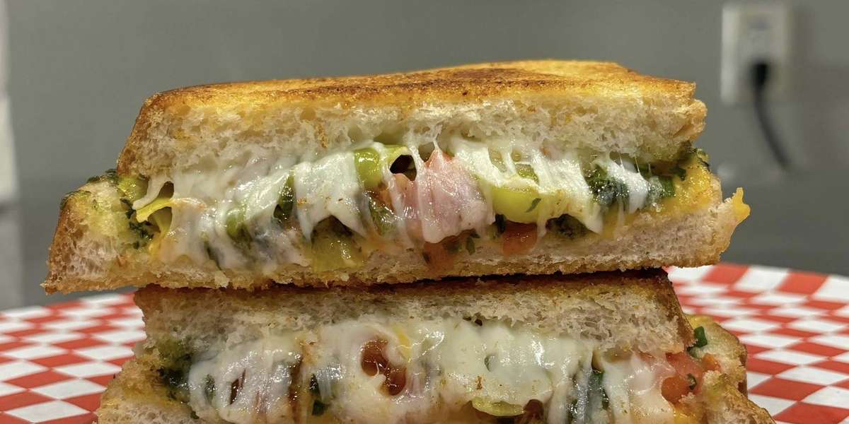 Mad Munch Grilled Cheezer Co