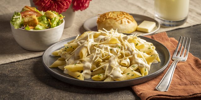 Pasta Alfredo w/ Salad & Bread