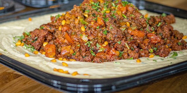 Hummus w/ Kafta Beef