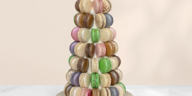 Medium Macaron Tree