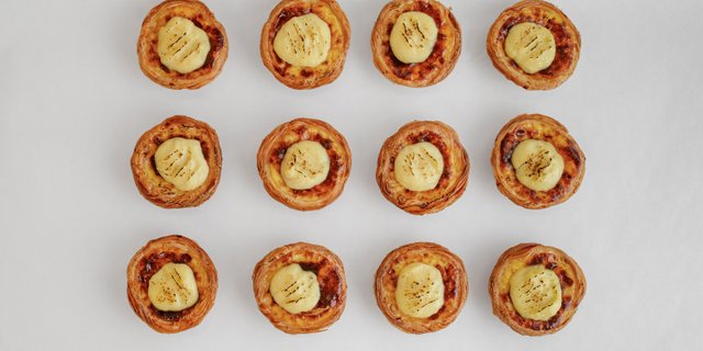 Dozen Classic Durian Portuguese Egg Tarts