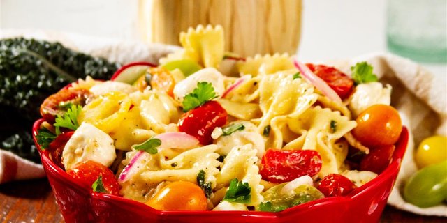 Pasta Caprese Salad