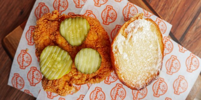 Classic Chicken Deluxe Sandwich
