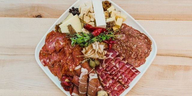 Cheese & Charcuterie Platter