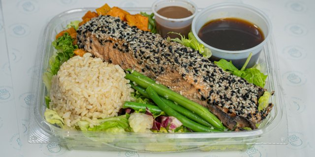 Romo Salmon Teriyaki Salad