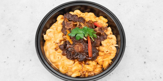 Oxtails Mac & Cheese