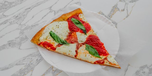 12'' Queen Margherita Pizza Pie