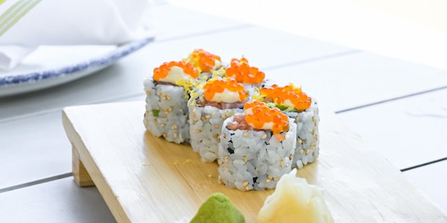 Smoked Salmon Roll