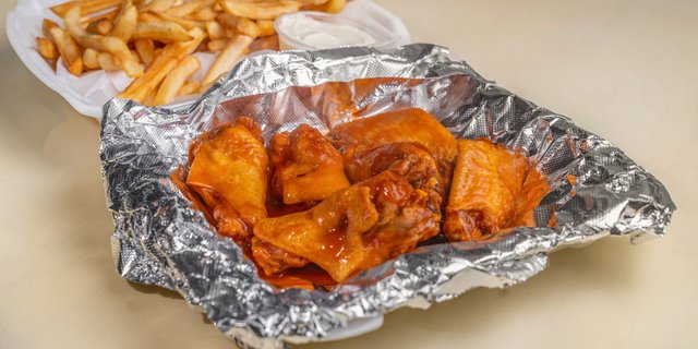 Fresh Buffalo Chicken Wings Dinner