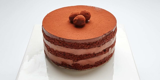 Chocolate Toffee Crunch Cake