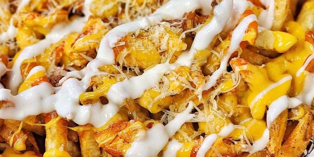 Smothered Cheezy Bacon Ranch Fries