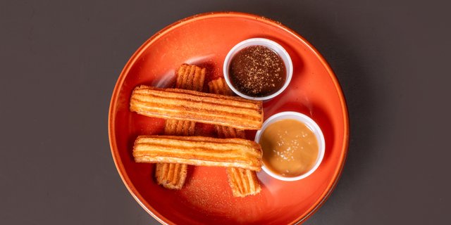 Churros w/ Chili Chocolate