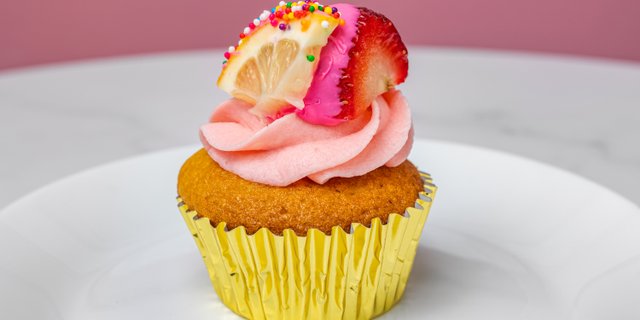 Dozen Strawberry Lemonade Cupcakes