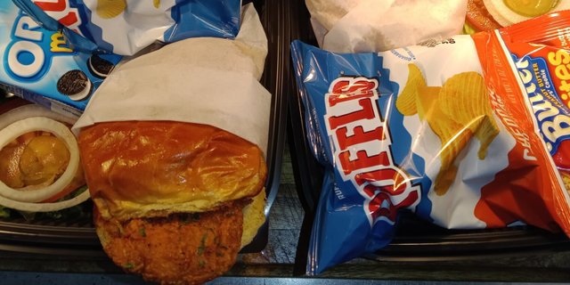 Chicken Sandwich Boxed Lunch