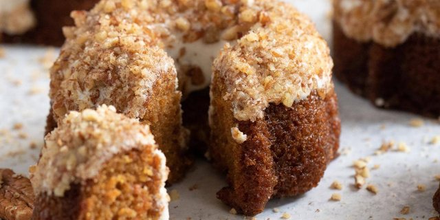 Mini 4" Bundt Cake