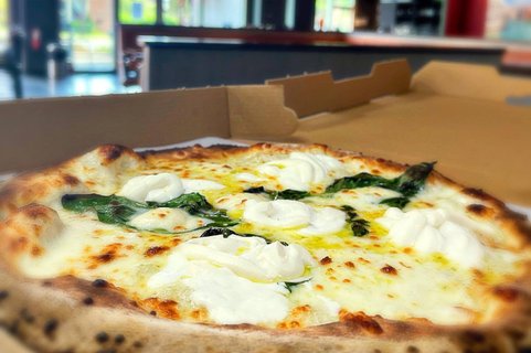La Neve White Pizza