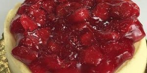 NY Style Cheesecake w/ Strawberries