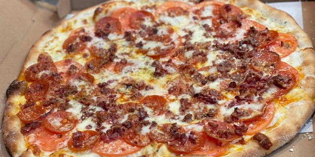 Bacon Supreme White Pizza