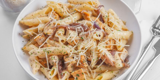 Chicken Alfredo Penne