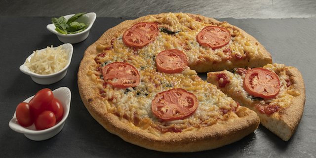 Vegan Margherita Pizza
