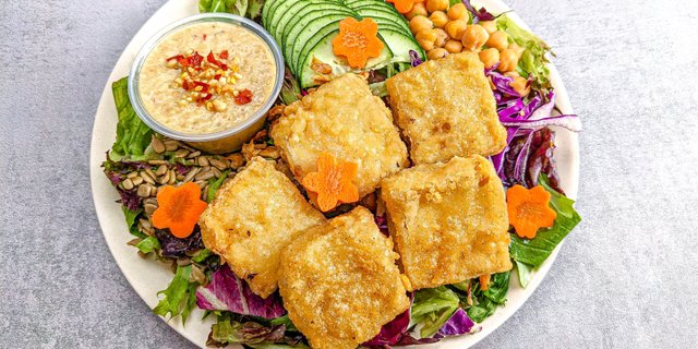 Fried Tofu Coconut-Peanut Salad Box